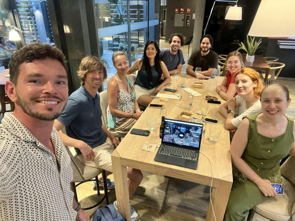 Growth Lab by Mallorca Minds: founders and business owners around a table in Palma